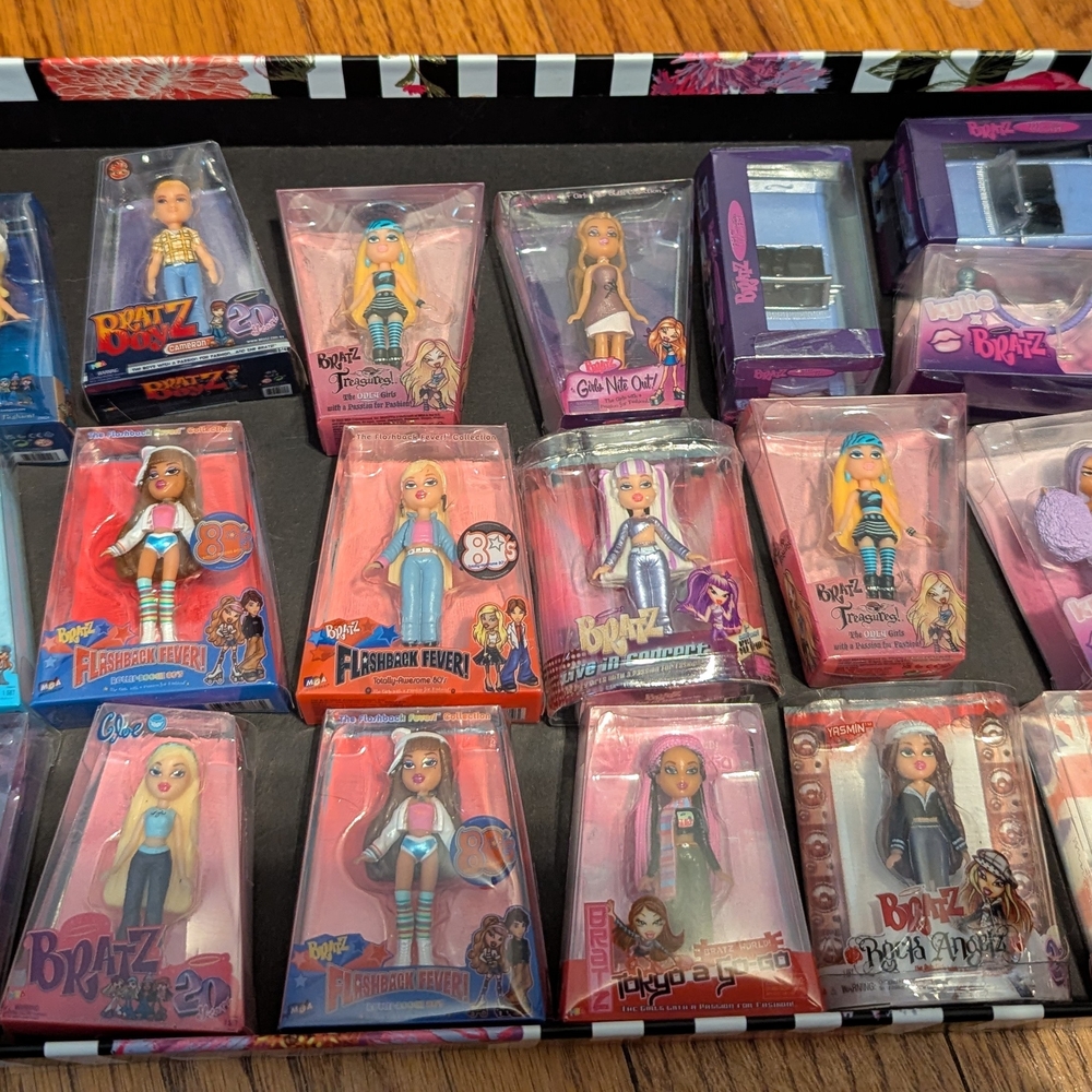 Fashion Doll Set - Multicolor